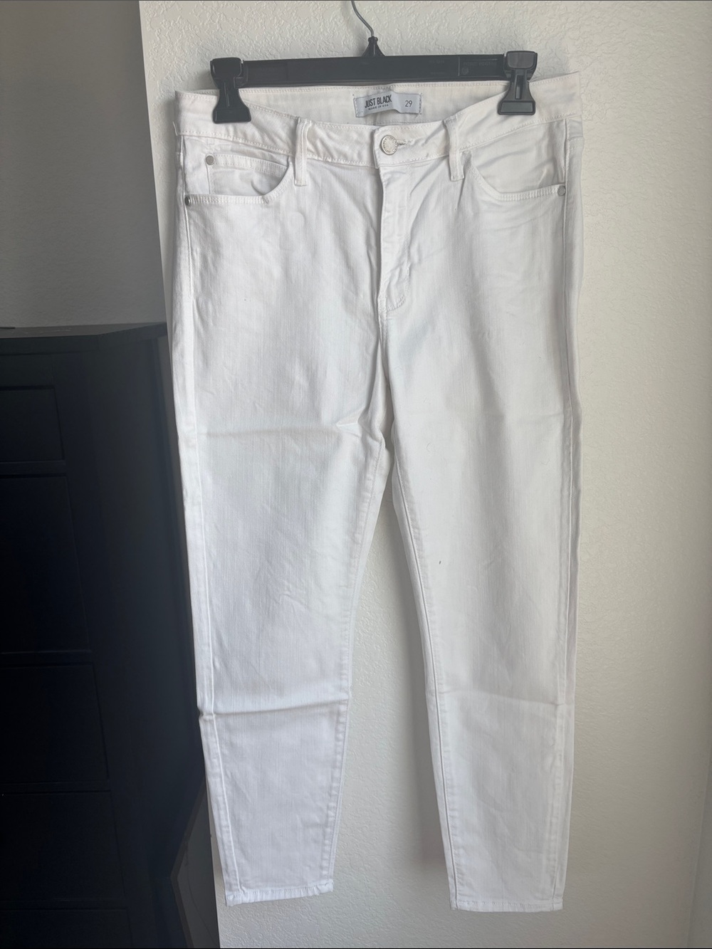 Just Black Women’s White Skinny Jeans
